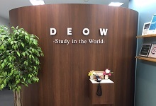 ❽留学Woamnのオフィスに到着です。受付の内線より、担当カウンセラーをお呼び出しください。